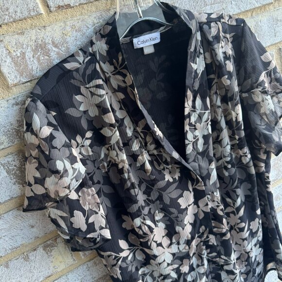 Calvin Klein Flutter Short Sleeve V-Neck Floral Blouse Women's Size L - Picture 5 of 7